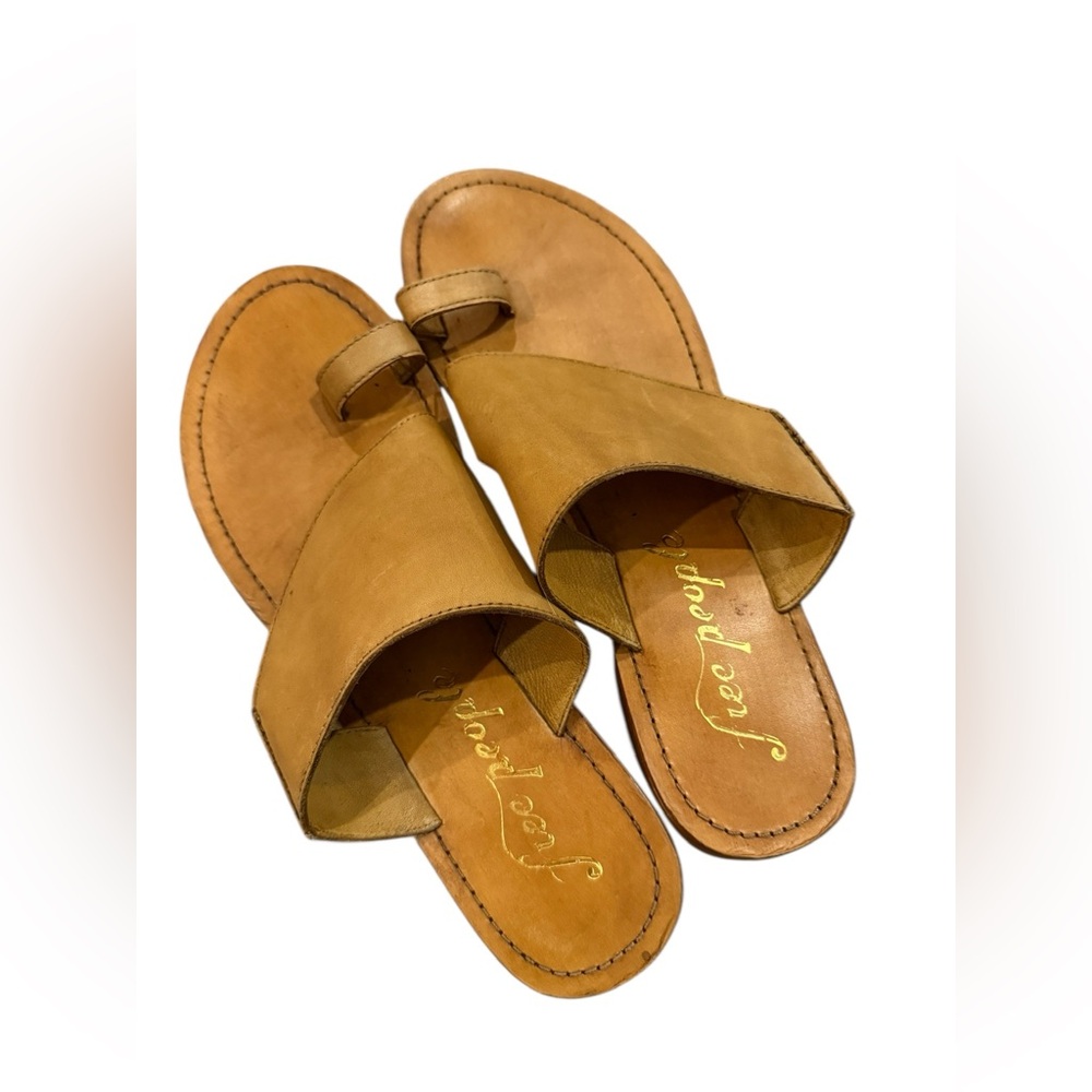 NEW Free People Leather Sandals – Natural Slide Toe Ring – Size 39.5 / 9